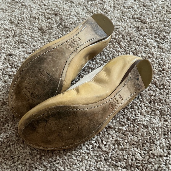 Tory Burch tan ballet flats! - Picture 2 of 3